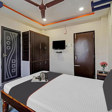 Hotel Capital O Lakshmi Residency à Tirupati Extérieur photo
