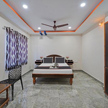Hotel Capital O Lakshmi Residency à Tirupati Extérieur photo