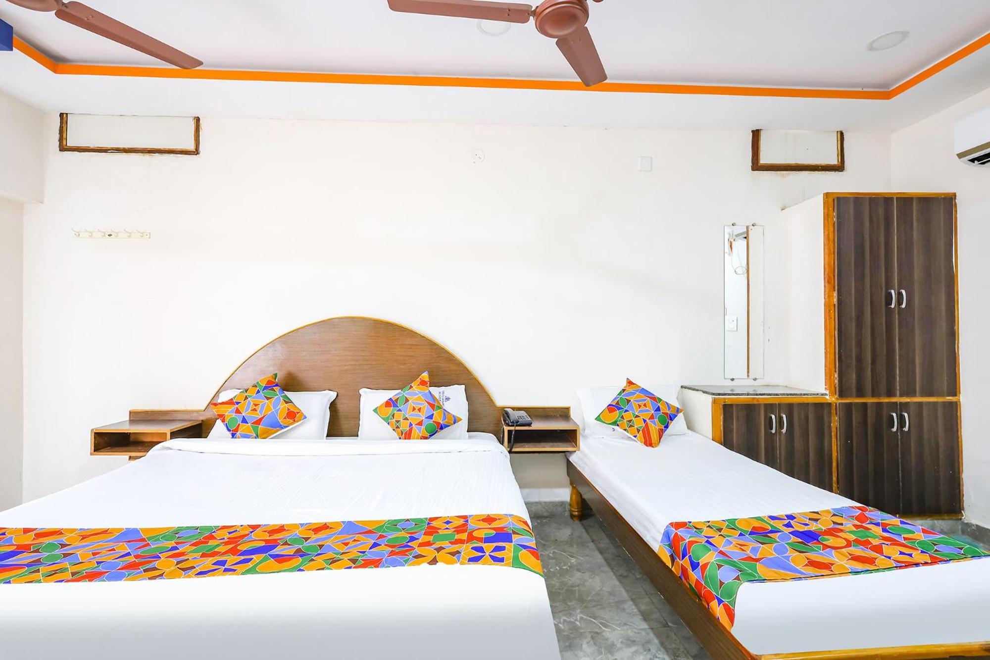 Hotel Capital O Lakshmi Residency à Tirupati Extérieur photo
