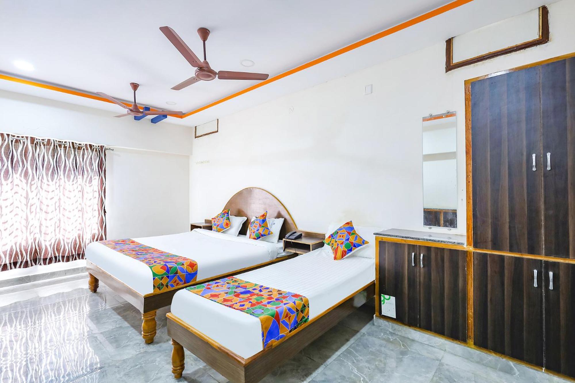 Hotel Capital O Lakshmi Residency à Tirupati Extérieur photo