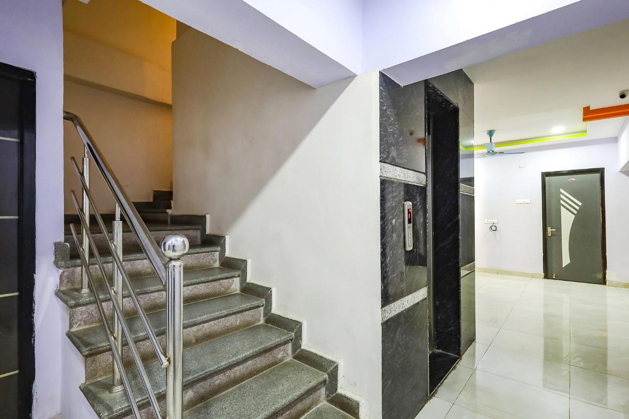 Hotel Capital O Lakshmi Residency à Tirupati Extérieur photo