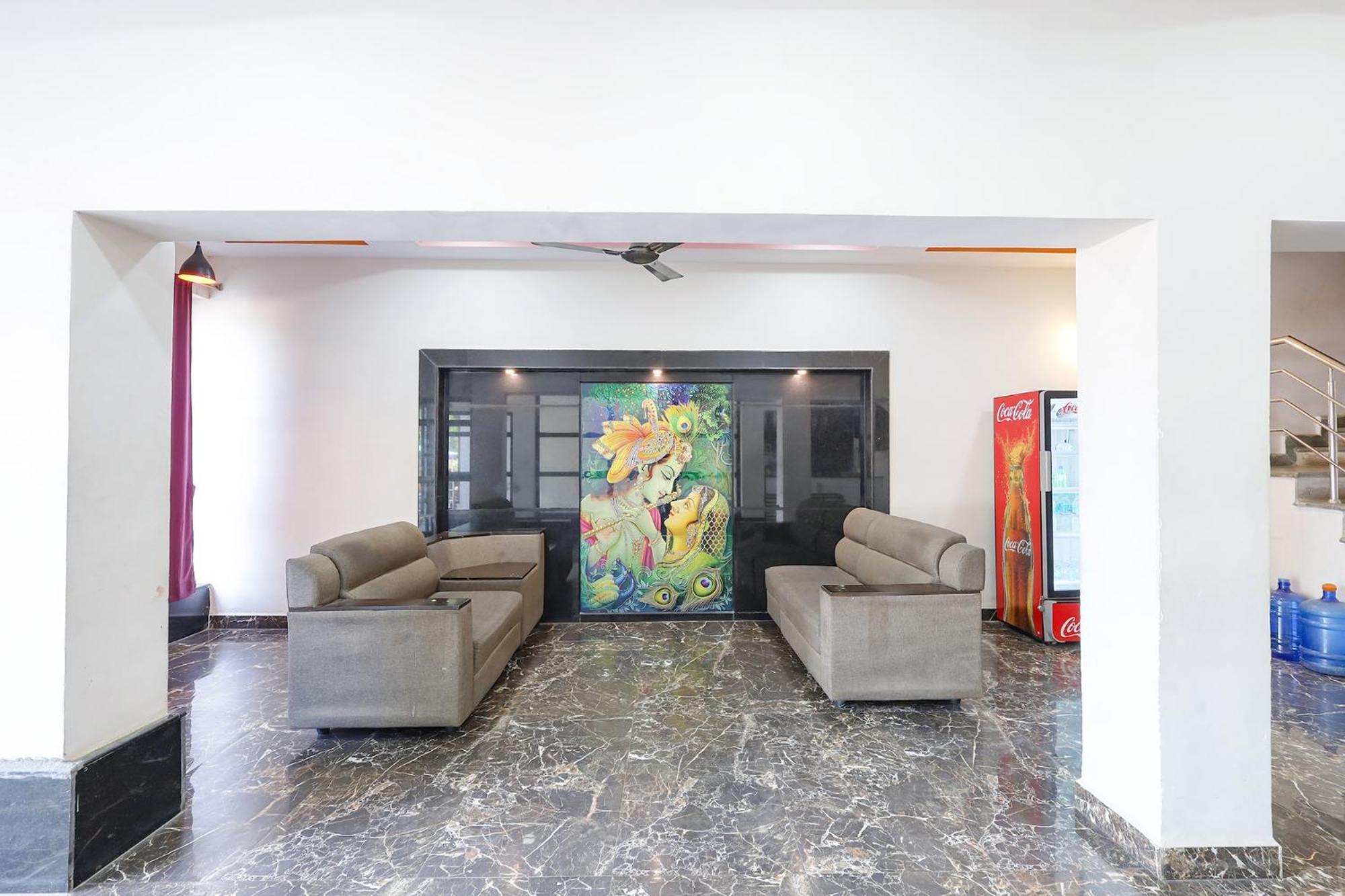 Hotel Capital O Lakshmi Residency à Tirupati Extérieur photo