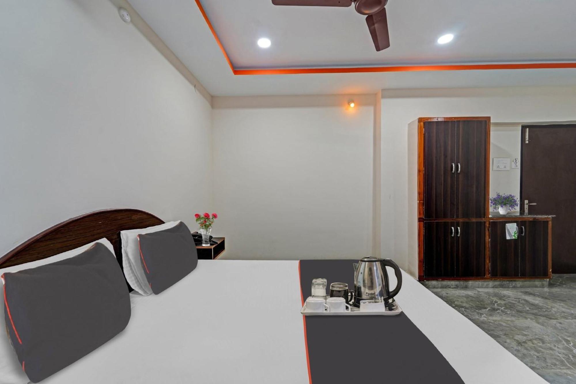 Hotel Capital O Lakshmi Residency à Tirupati Extérieur photo