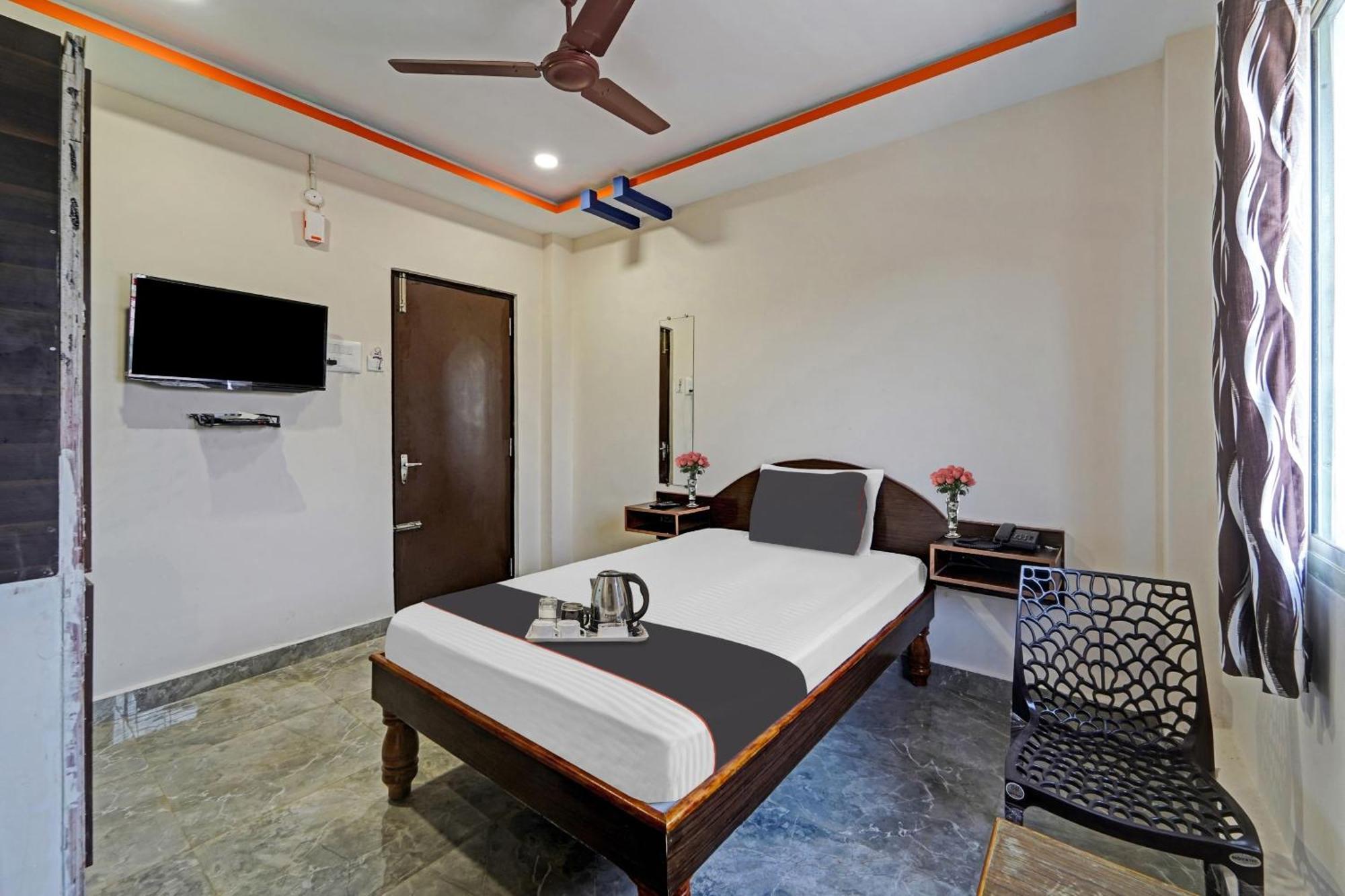 Hotel Capital O Lakshmi Residency à Tirupati Extérieur photo