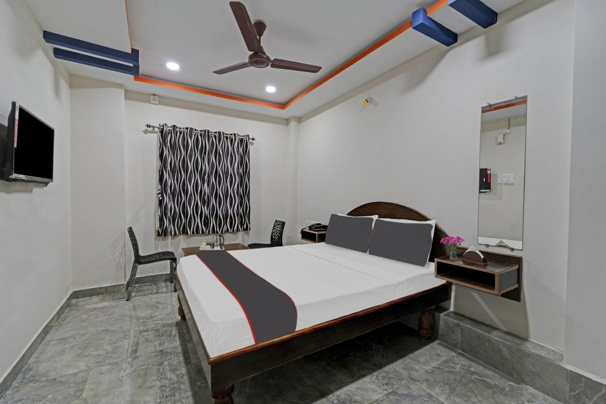 Hotel Capital O Lakshmi Residency à Tirupati Extérieur photo