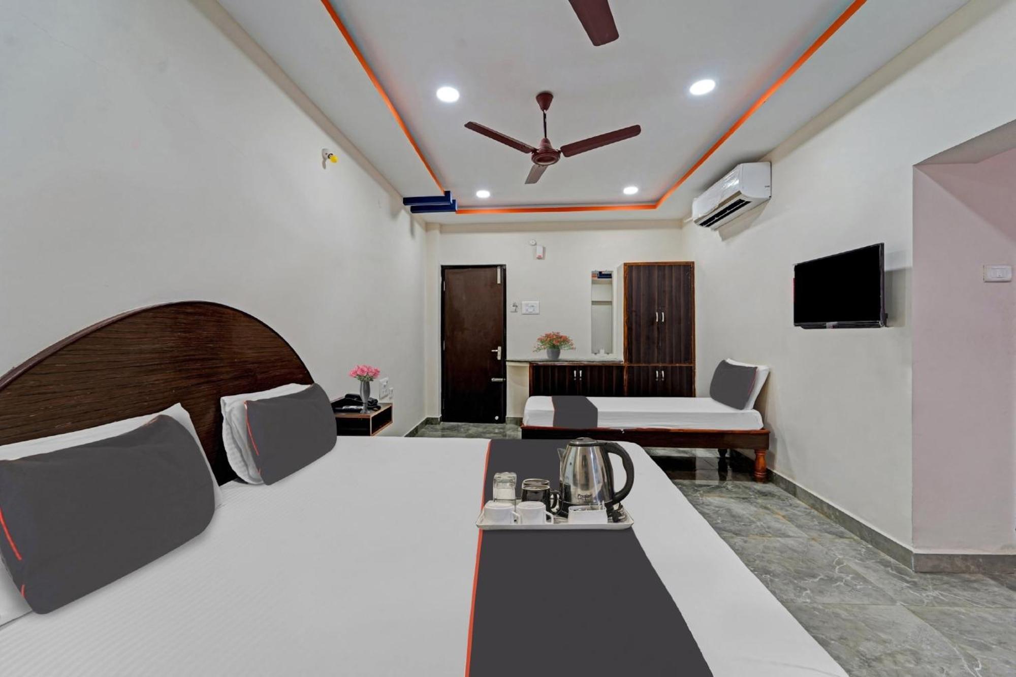 Hotel Capital O Lakshmi Residency à Tirupati Extérieur photo
