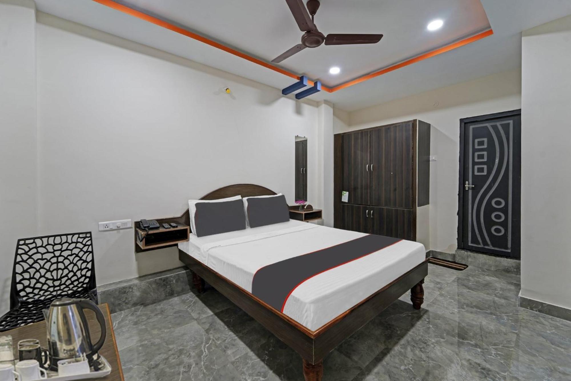 Hotel Capital O Lakshmi Residency à Tirupati Extérieur photo