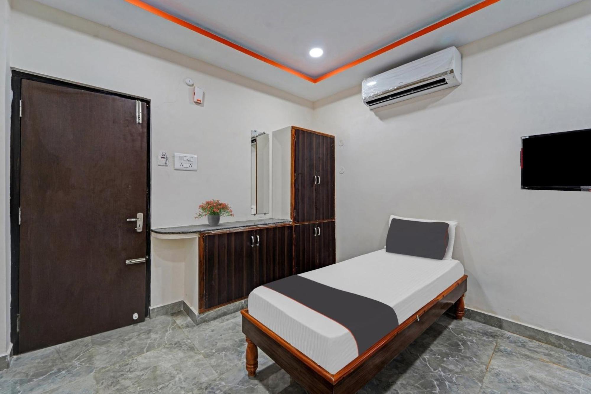 Hotel Capital O Lakshmi Residency à Tirupati Extérieur photo