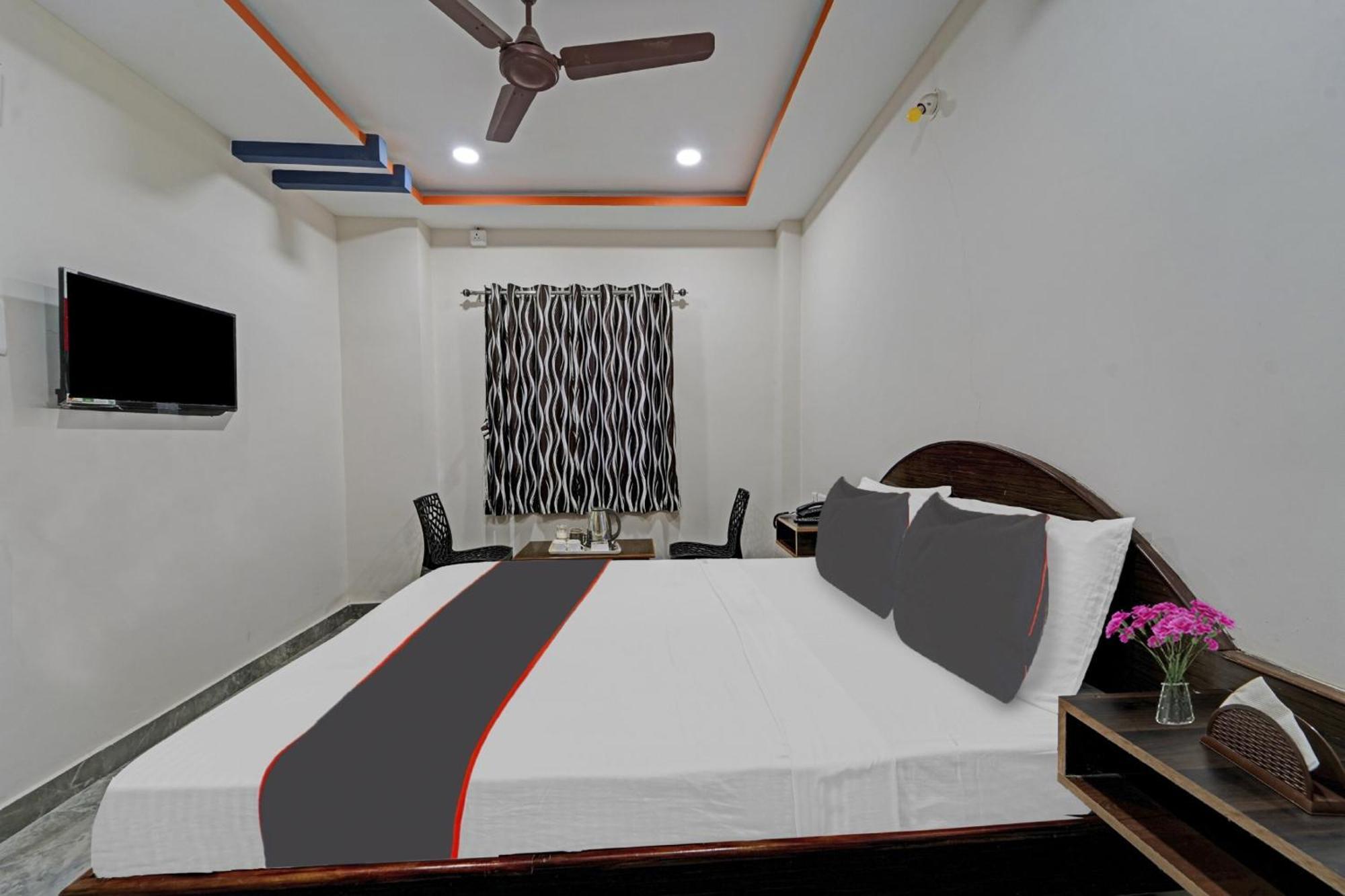 Hotel Capital O Lakshmi Residency à Tirupati Extérieur photo